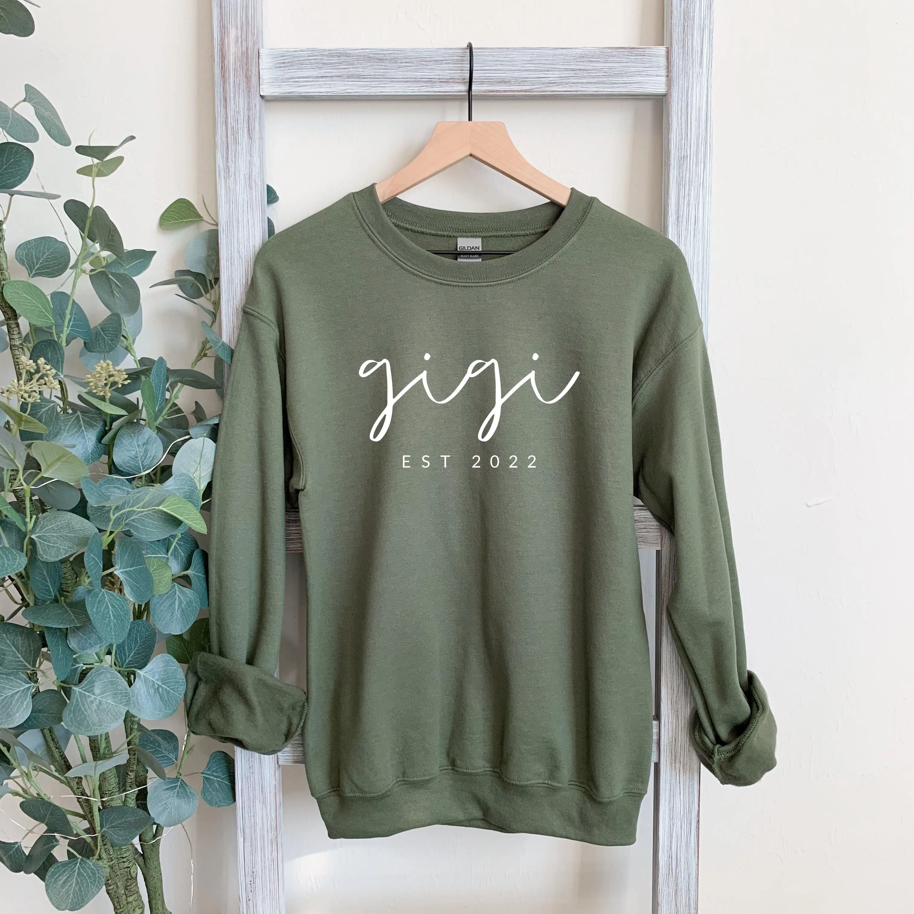 Gigi Grandma Custom Est 2023 Classic Soft Sweatshirt