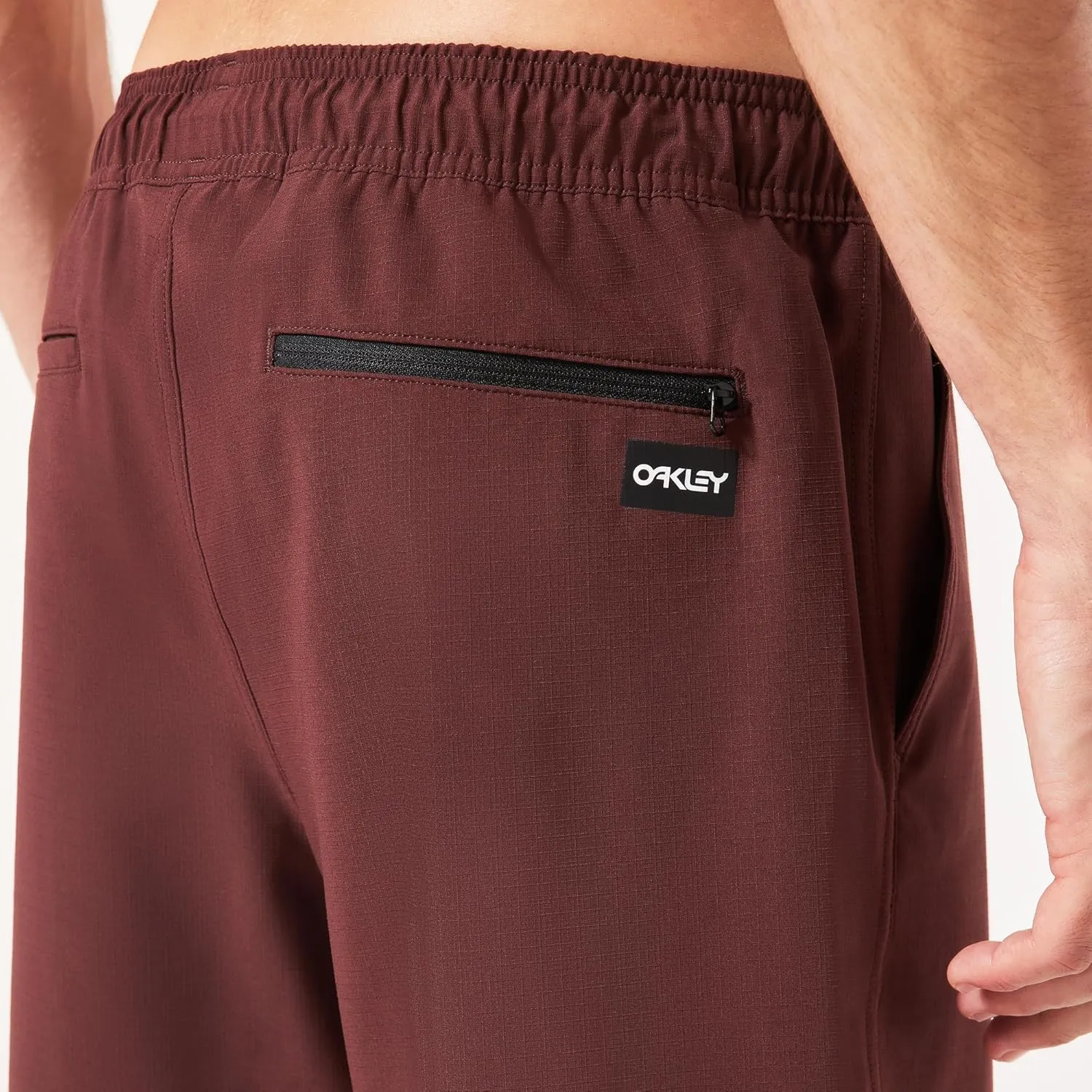Oakley Men's Transport Hybrid Packable 19" Short